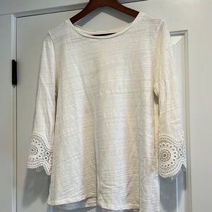 White quarter sleeve LOFT shirt